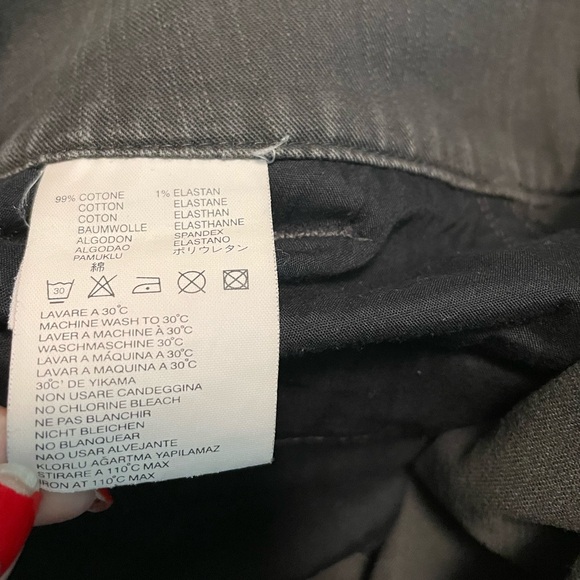 Gorgeous Diesel streetwear style skirt with side slits - Picture 6 of 9